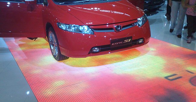 Salão do Automóvel — piso de LED